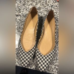 Houndstooth flats